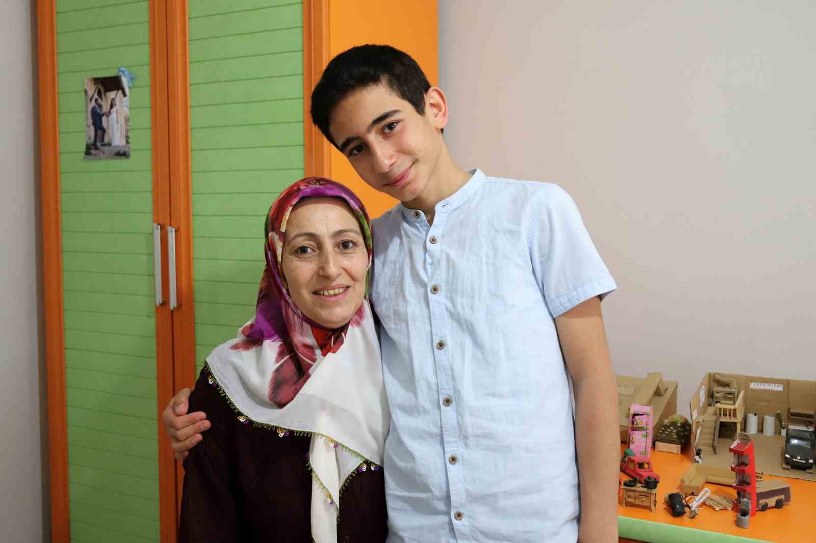 14 yaşında atık malzemeleri minyatür sanatına dönüştürüyor 13 14 yasinda atik malzemeleri minyatur sanatina donusturuyor 9 bBMDaaXb