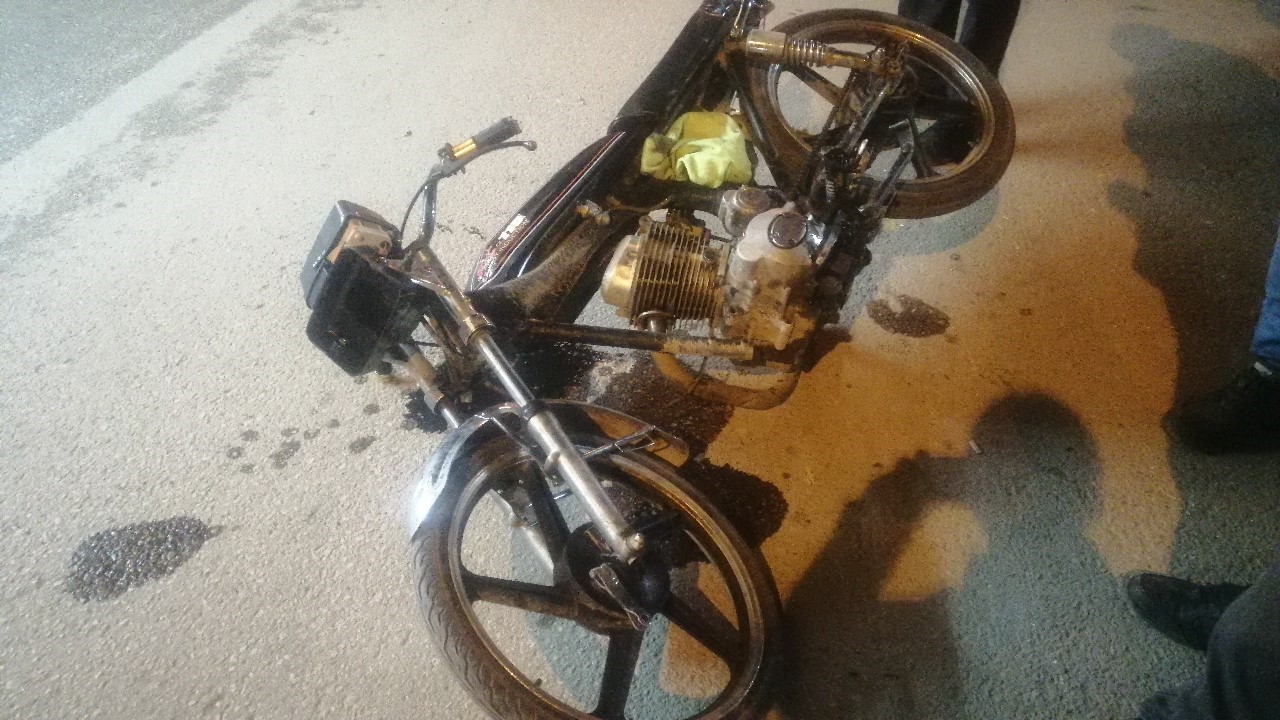 14 yaşındaki motosiklet sürücüsünün akrobasi tutkusu kazaya neden oldu: 2 yaralı 6 14 yasindaki motosiklet surucusunun akrobasi tutkusu kazaya neden oldu 2 yarali 2 91cyzvlZ