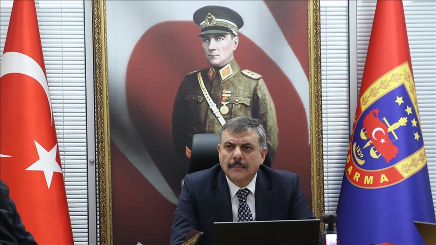 Mustafa Çiftçi hangi dilleri biliyor?