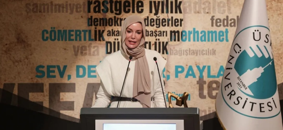 Gamze özçelik kimdir?