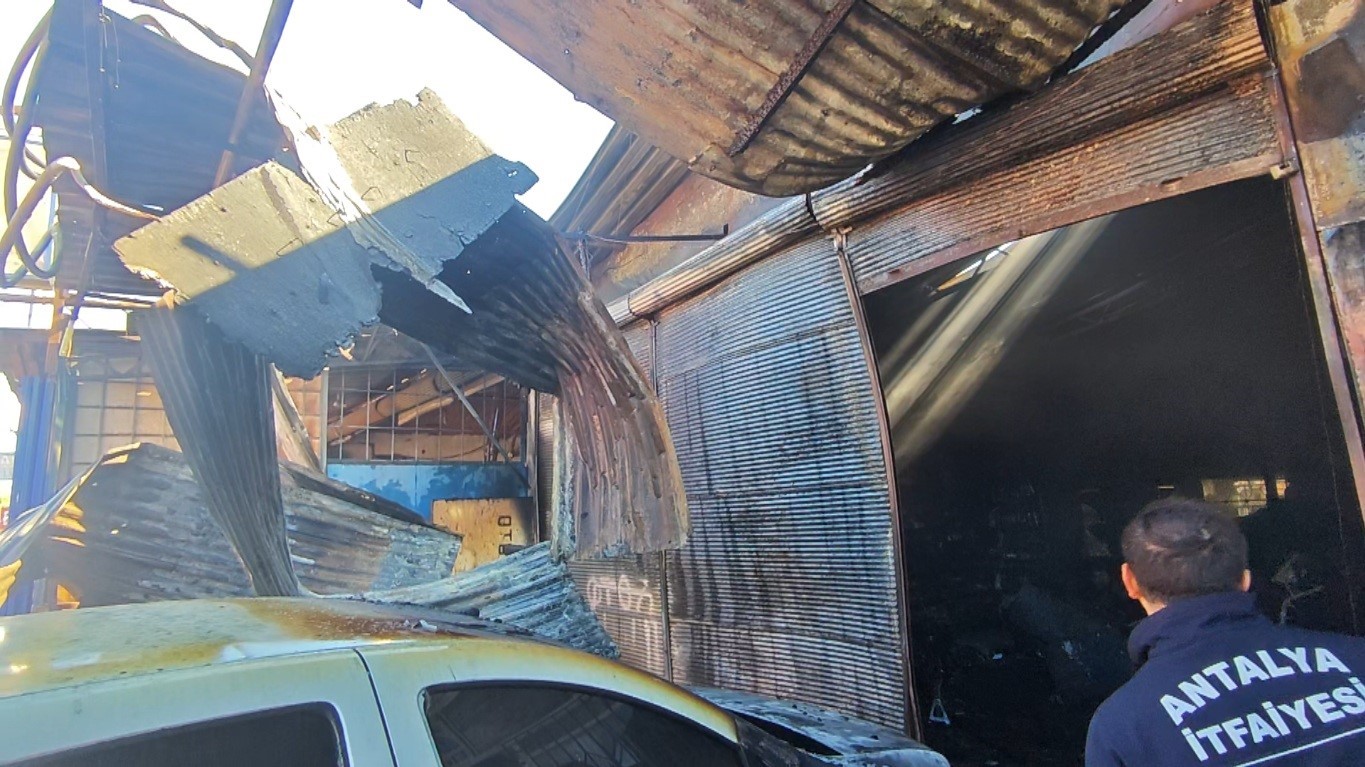 15 gun once tasidigi isyeri gozlerinin onunde kule dondu 1 7zyYadTE