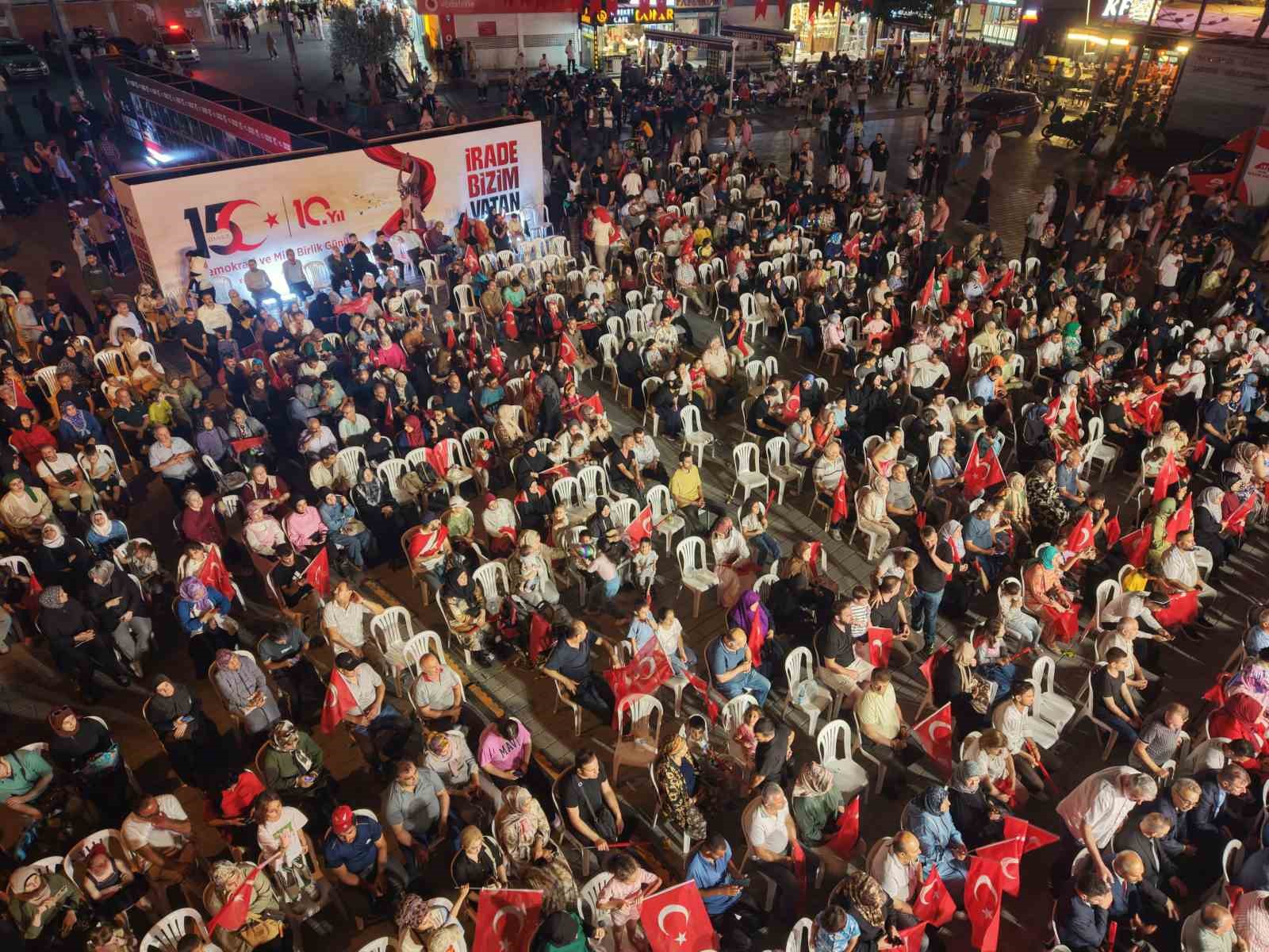 15 Temmuz darbe girişimi 10’uncu yılında Esenyurt’ta unutulmadı 5 15 temmuz darbe girisimi 10uncu yilinda esenyurtta unutulmadi 1 TUOEm4rr