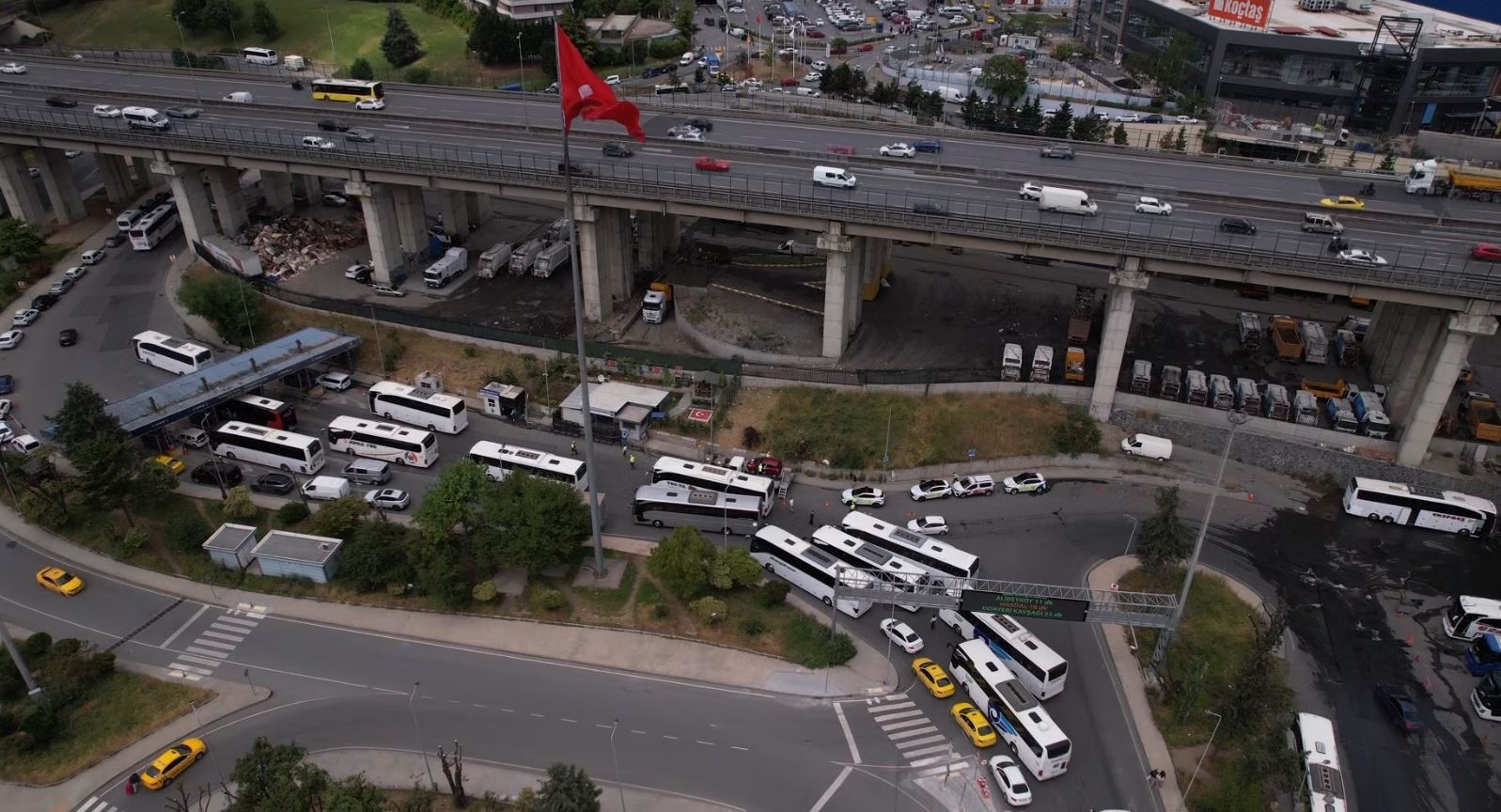 15 temmuz demokrasi otogarinda bayram yogunlugu havadan goruntulendi 1