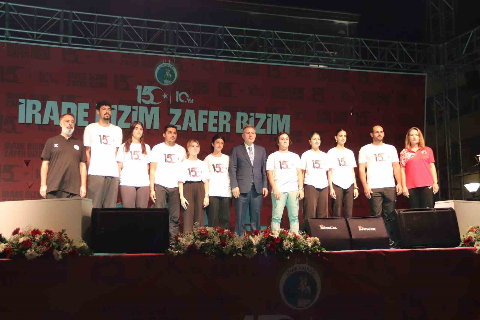 15 Temmuz Demokrasi ve Milli Birlik Günü’nde binlerce İzmirli tek yürek oldu 8 15 temmuz demokrasi ve milli birlik gununde binlerce izmirli tek yurek oldu 4 ipmKLp1A