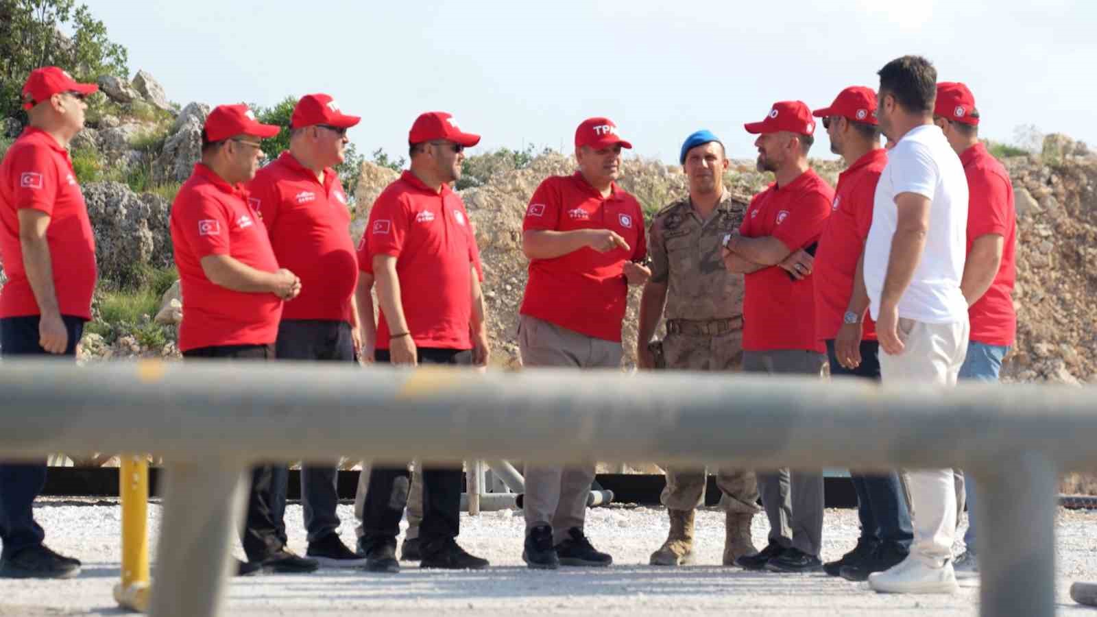 15 temmuz gazileri gabarda petrol uretim tesisini gezdi 1 hhgIaO5U
