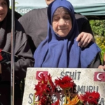 15-temmuz-sehidi-10uncu-yil-donumunde-mezari-basinda-anildi-VUUcBQ75.jpg