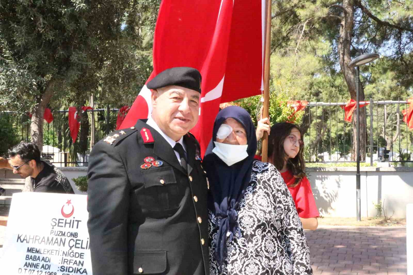 15 Temmuz şehidi annesi: "Onuncu yılındayız, şehidimiz gururumuz, onurumuz, oğlumuz, her şeyimiz" 4 15 temmuz sehidi annesi onuncu yilindayiz sehidimiz gururumuz onurumuz oglumuz her seyimiz 0 SiRJb5Qv