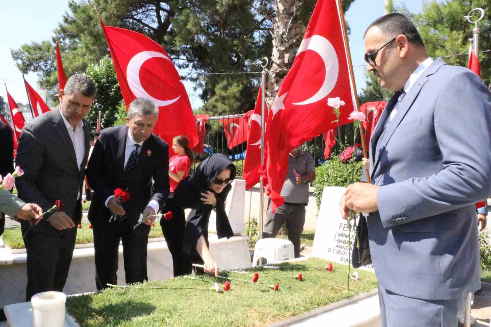 15 Temmuz şehidi annesi: "Onuncu yılındayız, şehidimiz gururumuz, onurumuz, oğlumuz, her şeyimiz" 6 15 temmuz sehidi annesi onuncu yilindayiz sehidimiz gururumuz onurumuz oglumuz her seyimiz 2 AjNpczpF