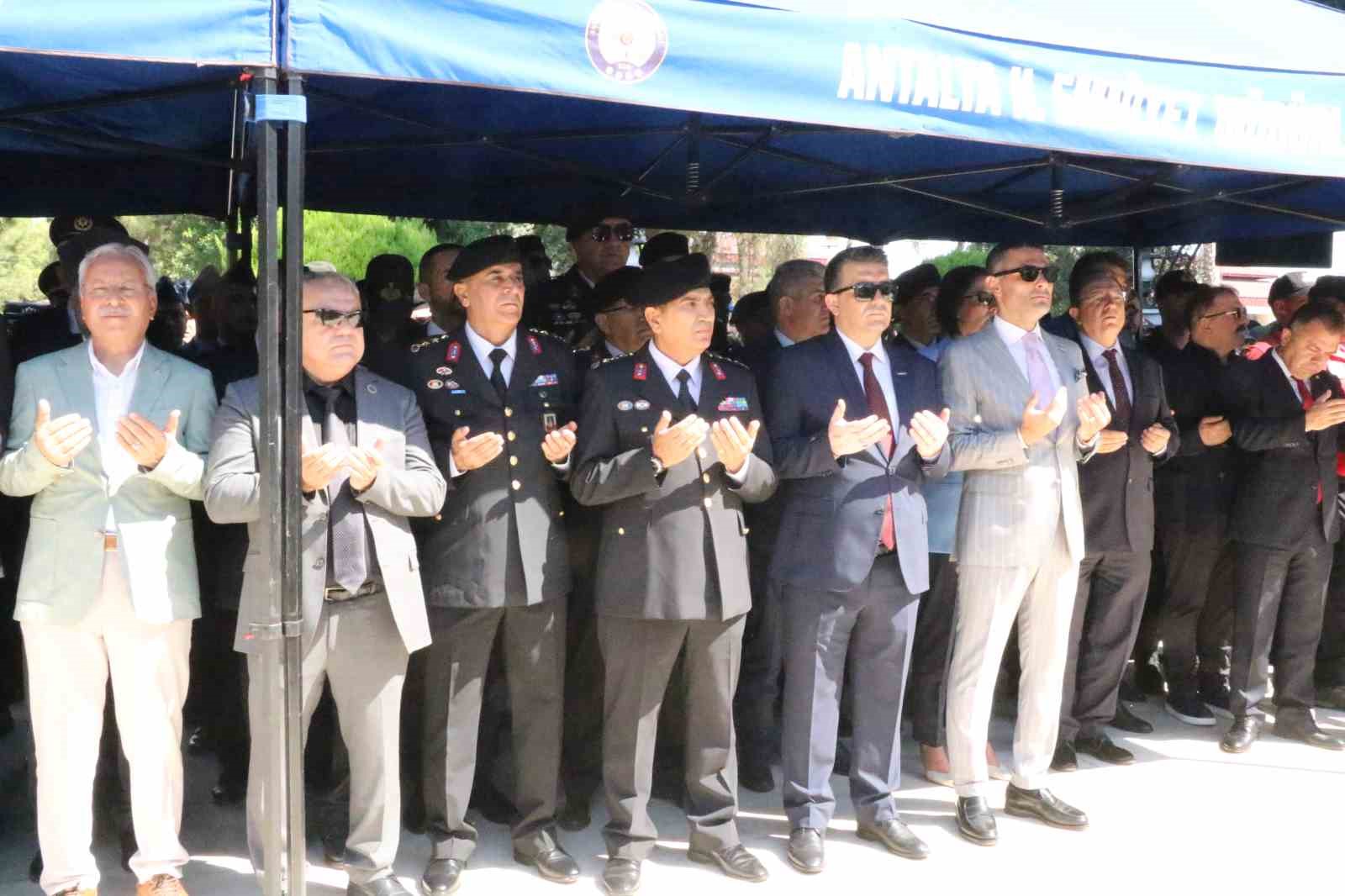 15 Temmuz şehidi annesi: "Onuncu yılındayız, şehidimiz gururumuz, onurumuz, oğlumuz, her şeyimiz" 8 15 temmuz sehidi annesi onuncu yilindayiz sehidimiz gururumuz onurumuz oglumuz her seyimiz 4 2GME8LfA