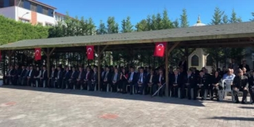 15-temmuz-sehidi-cumhurbaskani-korumasi-mehmet-cetin-mezari-basinda-anildi-VbFXfFz7.jpg