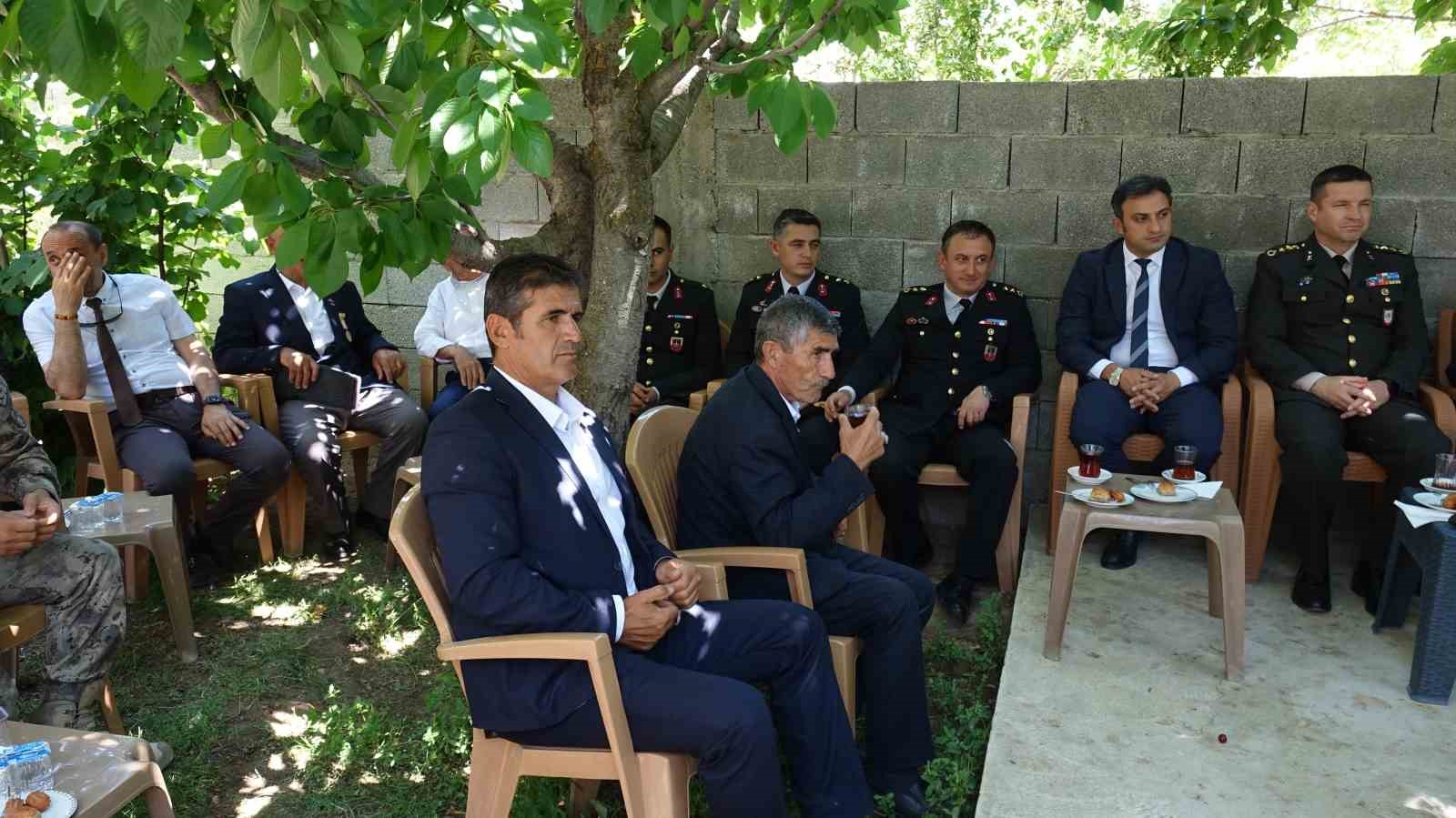 15 temmuz sehidi mezari basinda anildi 1 qlGBb2dF