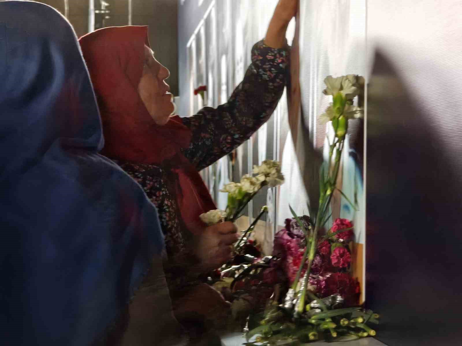 15 temmuz sehidinin annesi ben evlatsiz yasarim ama vatansiz yasayamam 0
