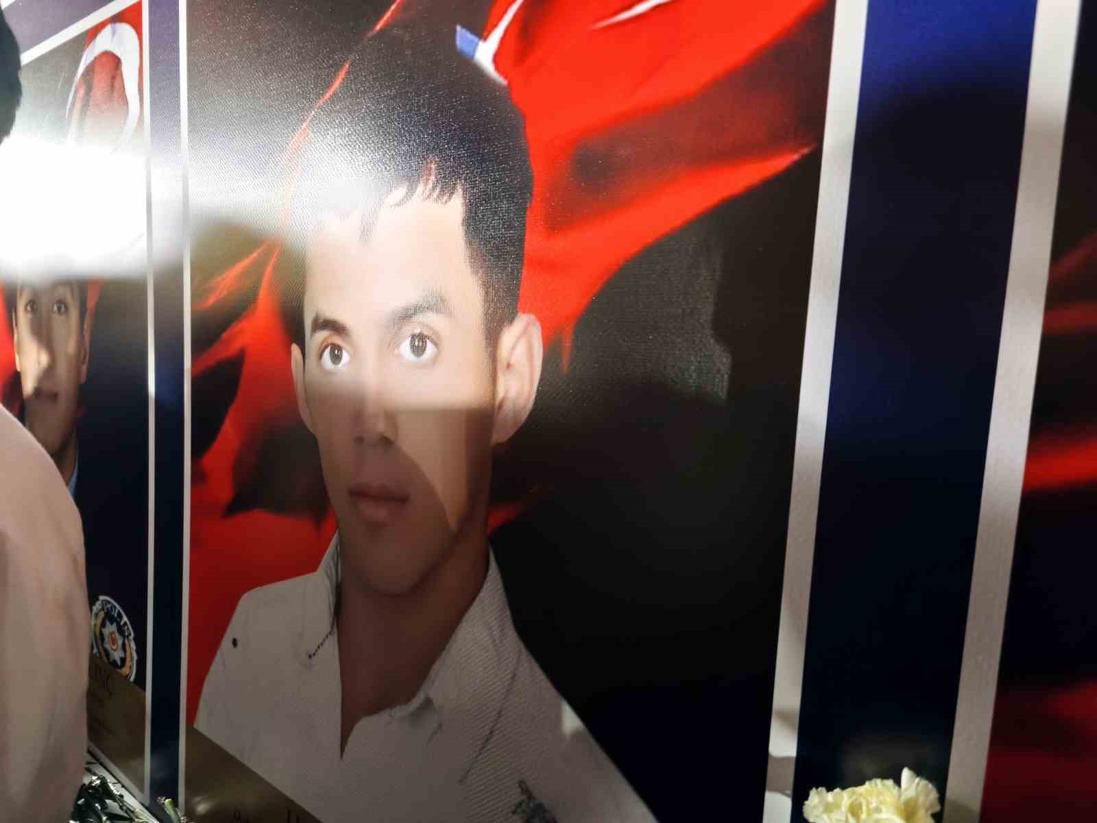 15 temmuz sehidinin annesi ben evlatsiz yasarim ama vatansiz yasayamam 3 KCCZGQJS