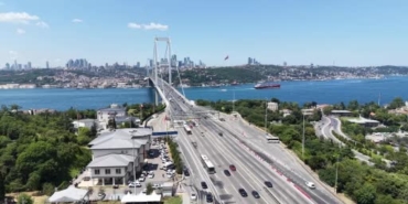15-temmuz-sehitler-koprusu-irade-bizim-zafer-bizim-yuruyusu-sonrasi-trafige-acildi-8kz8LW2L.jpg