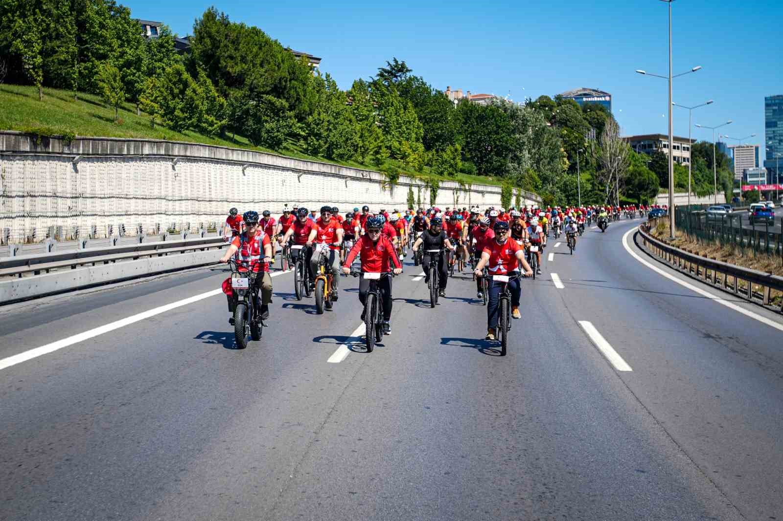 15 temmuz sehitleri anisina dev kortej 2 uRv7ueh3