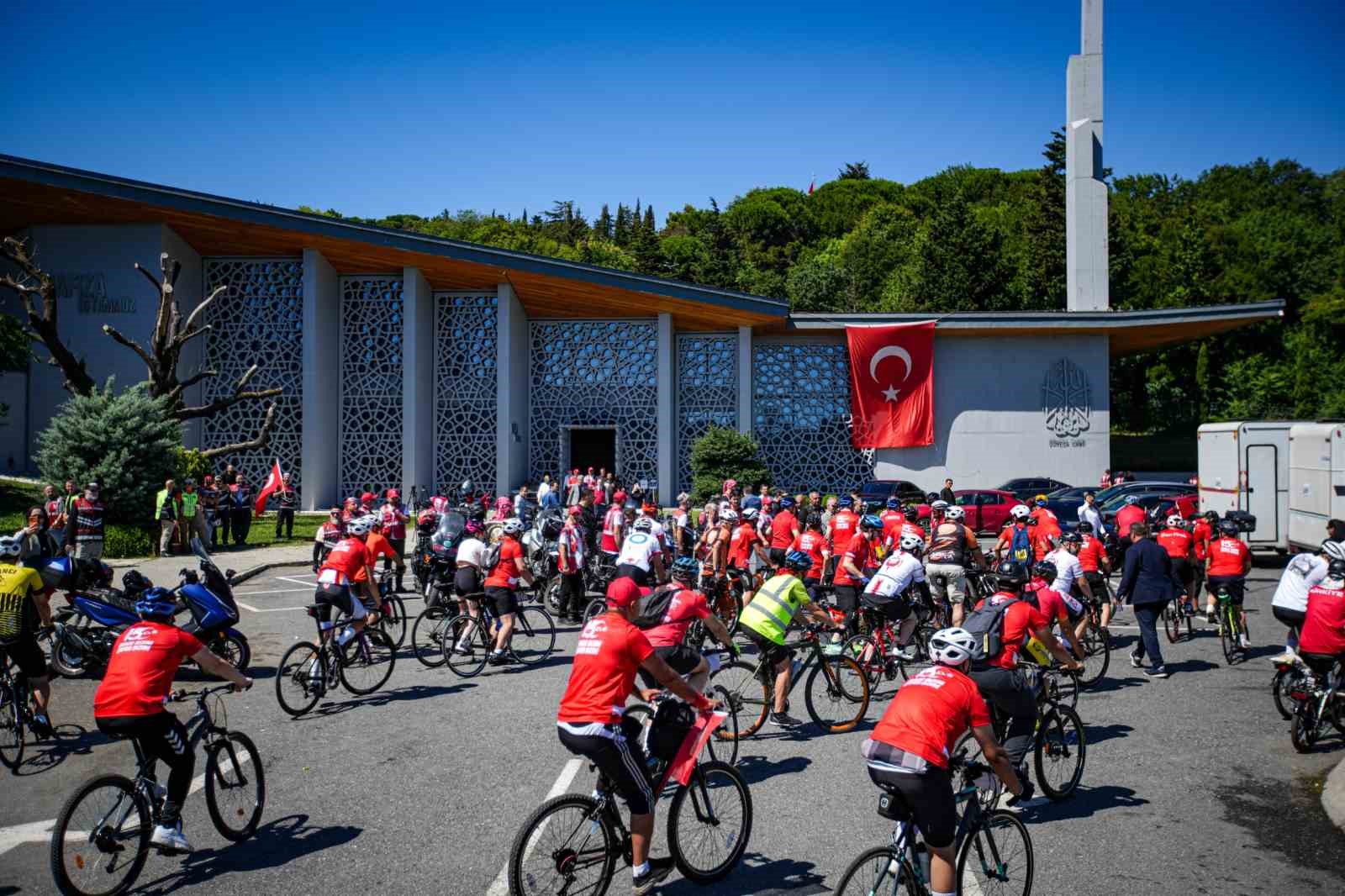 15 temmuz sehitleri anisina dev kortej 5 pgHCM9V1