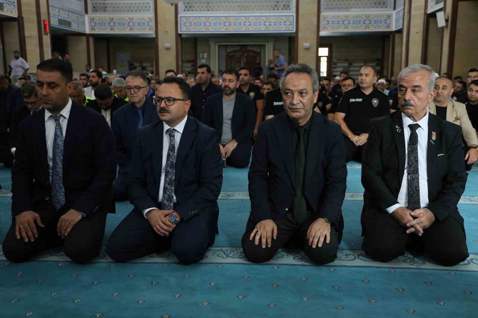 15 temmuz sehitleri dualarla anildi 1