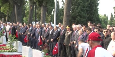 15-temmuz-sehitleri-icin-edirnekapi-sehitliginde-anma-toreni-duzenlendi-IRA61vVZ.jpg