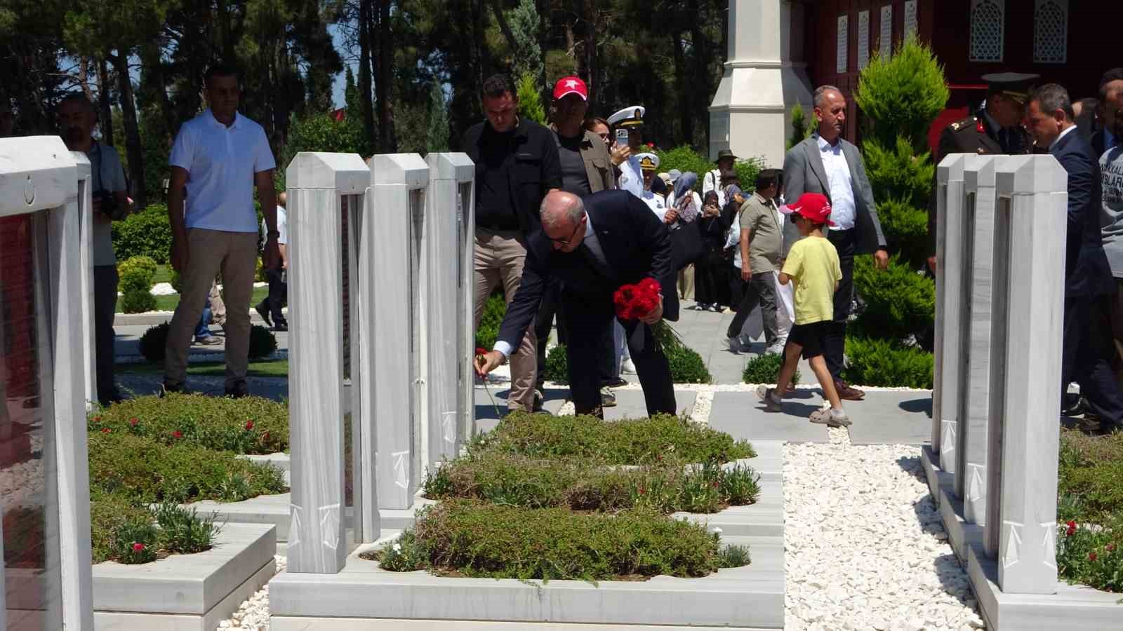 15 temmuz sehitleri sehitler abidesinde anildi 2 Is68nwMC