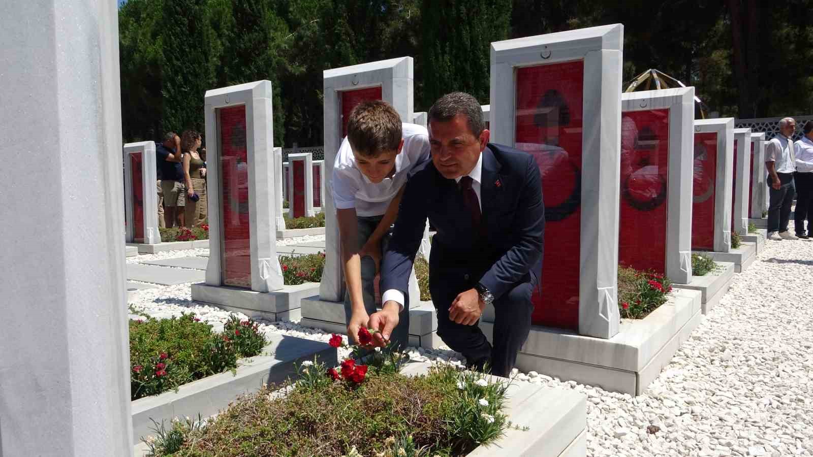 15 temmuz sehitleri sehitler abidesinde anildi 4 VXkcI7iw