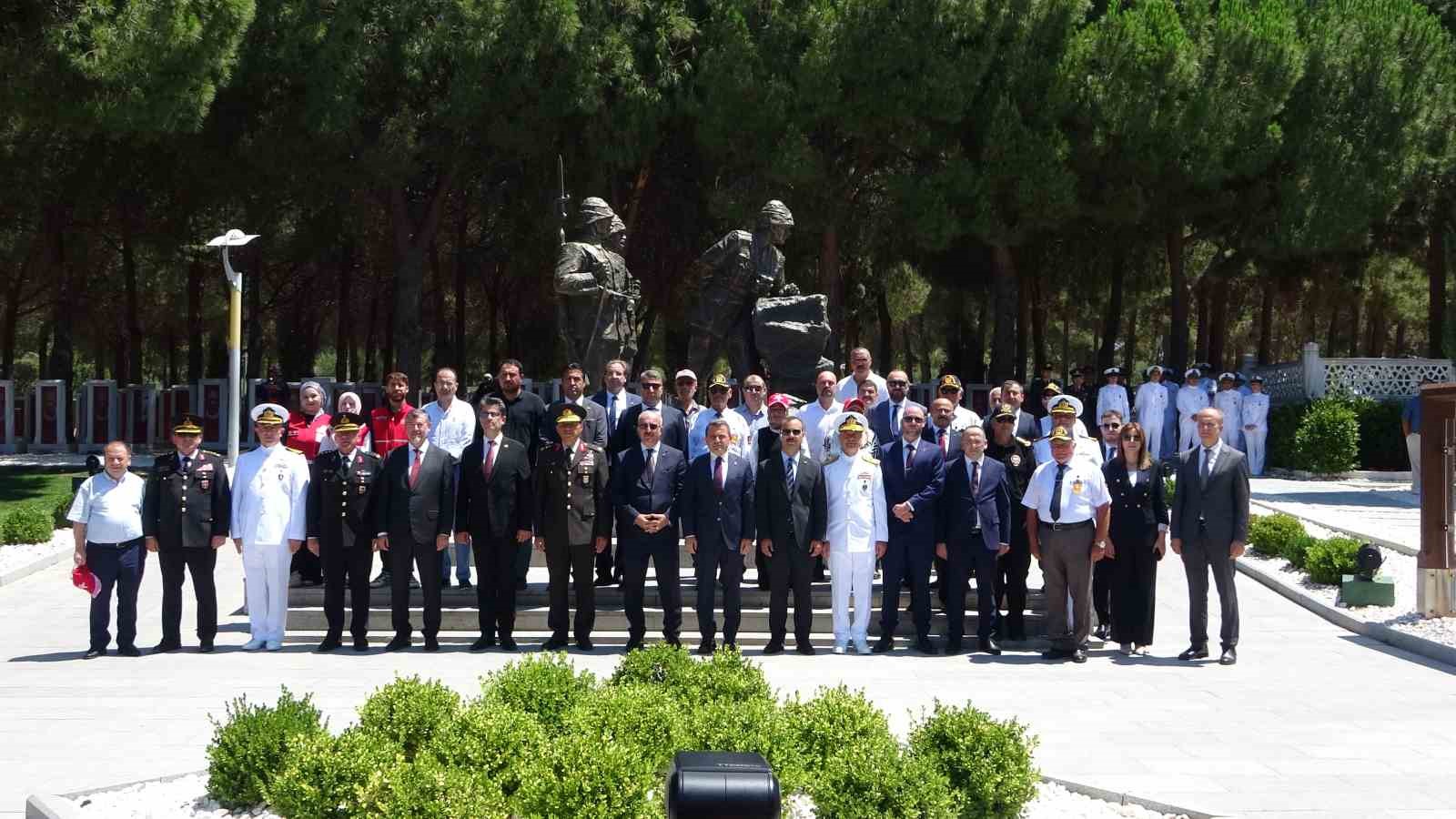 15 temmuz sehitleri sehitler abidesinde anildi 5 1wt5dVs8