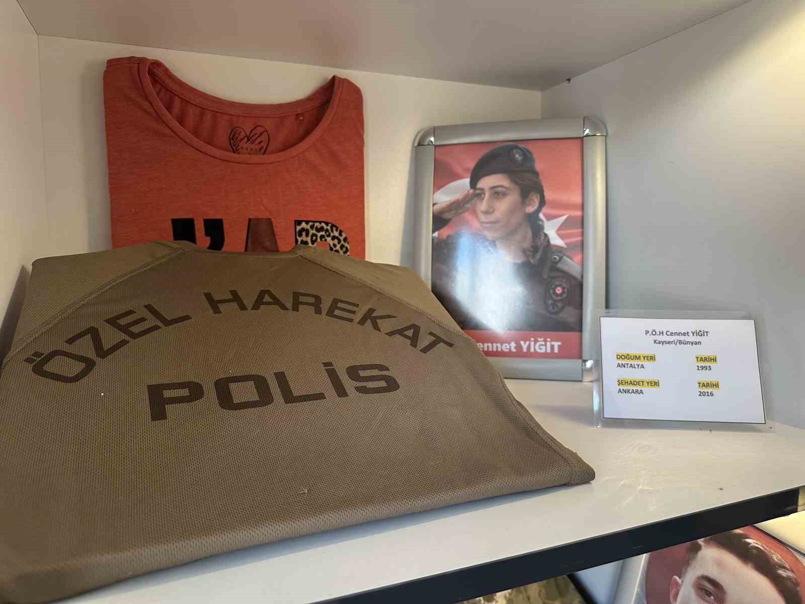 15 Temmuz şehitlerinin eşyaları müzede sergileniyor 7 15 temmuz sehitlerinin esyalari muzede sergileniyor 3 21uZ8GMT
