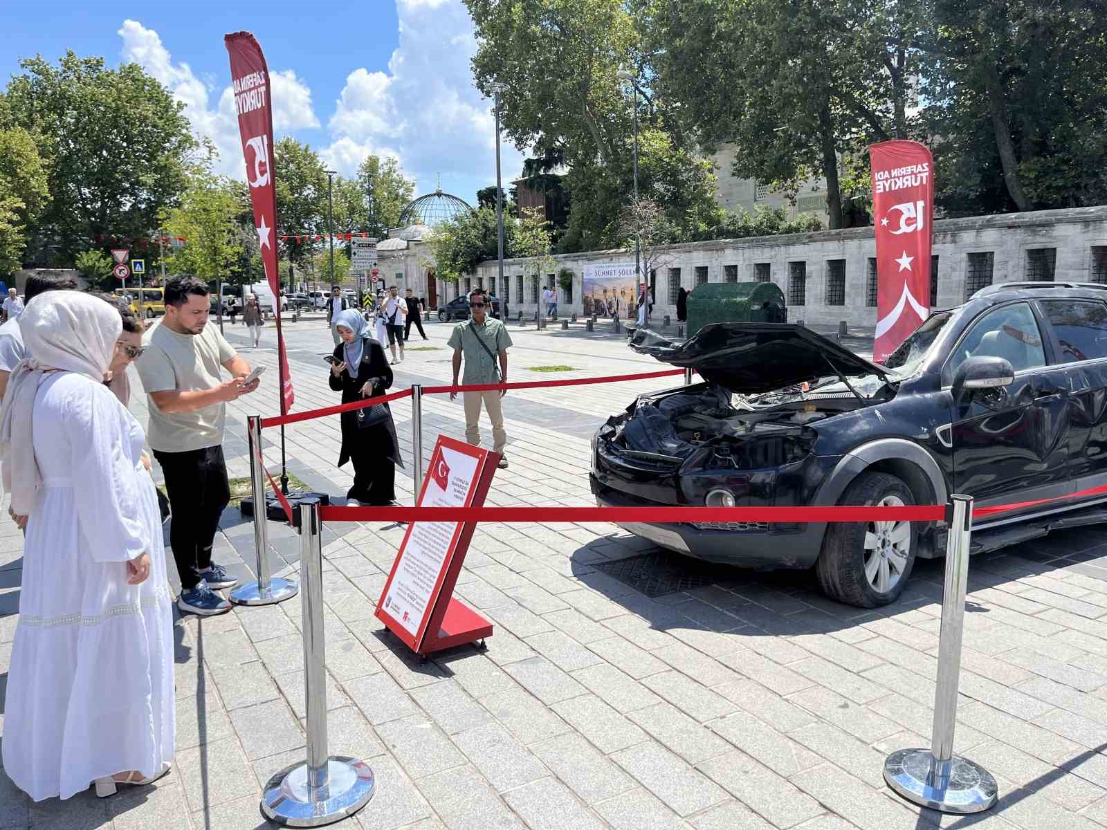 15 Temmuz’da tankın ezdiği araç Üsküdar’da sergileniyor 4 15 temmuzda tankin ezdigi arac uskudarda sergileniyor 0 AWfm29hI