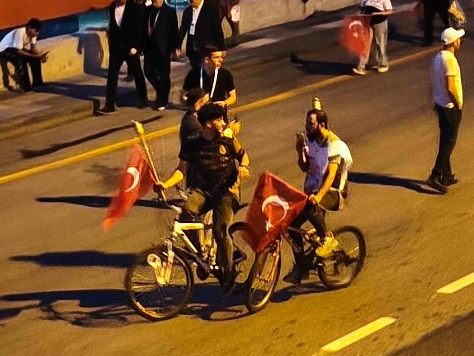 15 temmuzun 10 yil donumunde cumhurbaskanligi kulliyesine yuruyus 2