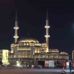 15-temmuzun-10-yil-donumunde-istanbulda-camilerde-sela-okundu-quHzuyDT.jpg