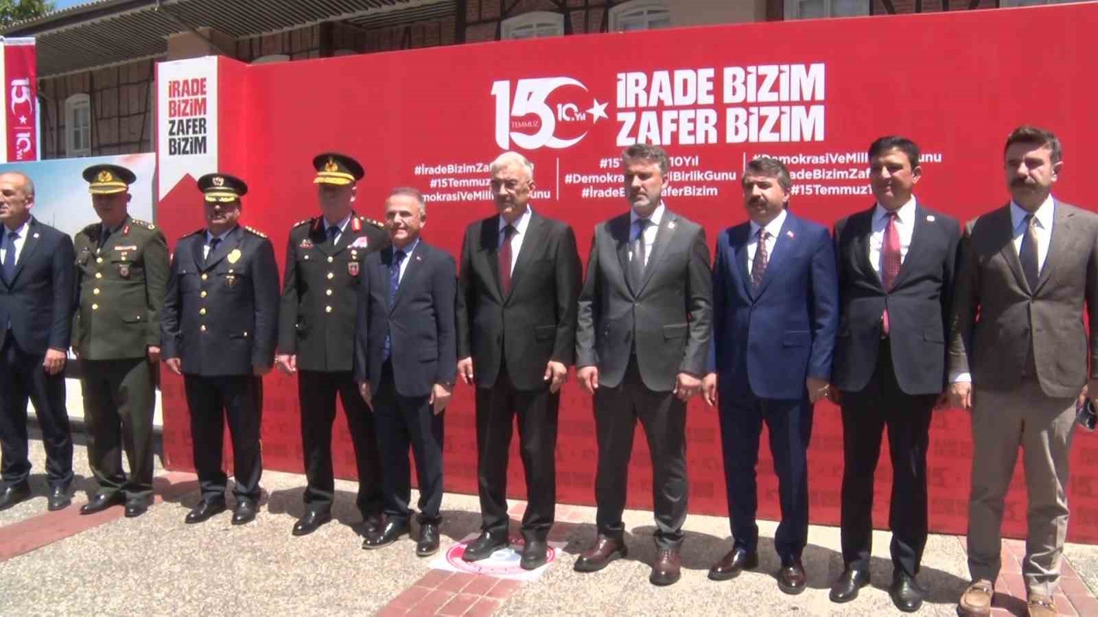 15 Temmuz’un hafızası UNESCO Meydanı’nda yaşatılıyor 4 15 temmuzun hafizasi unesco meydaninda yasatiliyor 0 khOCdKF7