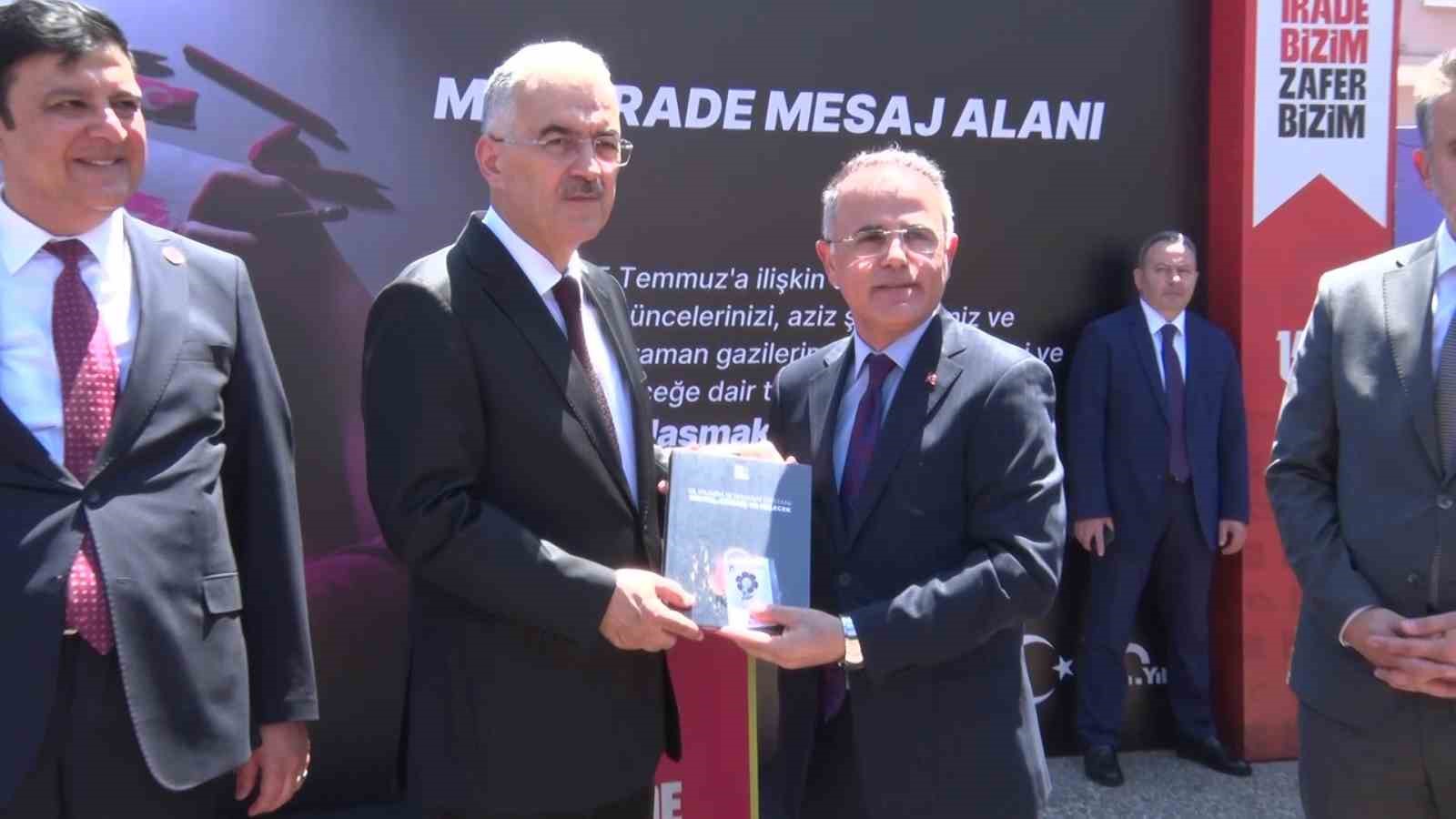 15 Temmuz’un hafızası UNESCO Meydanı’nda yaşatılıyor 6 15 temmuzun hafizasi unesco meydaninda yasatiliyor 2 3edcVGeG