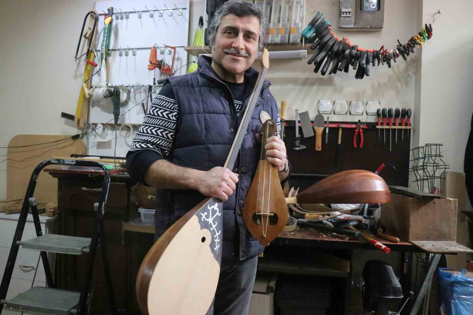 15 yaşında bir tahta parçasıyla başladığı mesleğinde 34 yıldır notalara şekil veriyor 16 15 yasinda bir tahta parcasiyla basladigi mesleginde 34 yildir notalara sekil veriyor 12 O3UQusy1