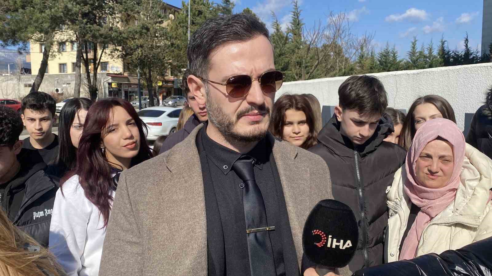 15 yasindaki alperenin olumune boynuna atilan yumruk sebep olmus 2 3WVII2Zj