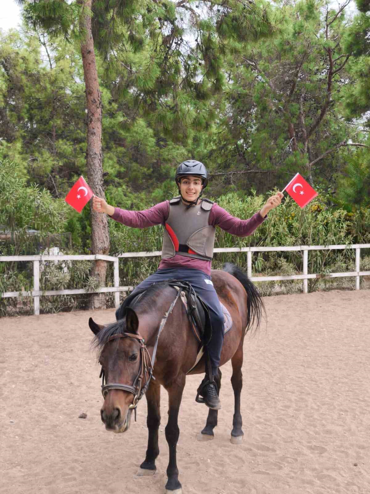 15 yasindaki burakin otizmle mucadelesi basari hikayesine donustu 6 ZCNbgqZX