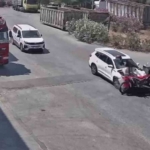 15-yasindaki-cocugun-kullandigi-otomobil-motosiklete-carpti-surucu-agir-yaralandi-n4YHTUwT.jpg