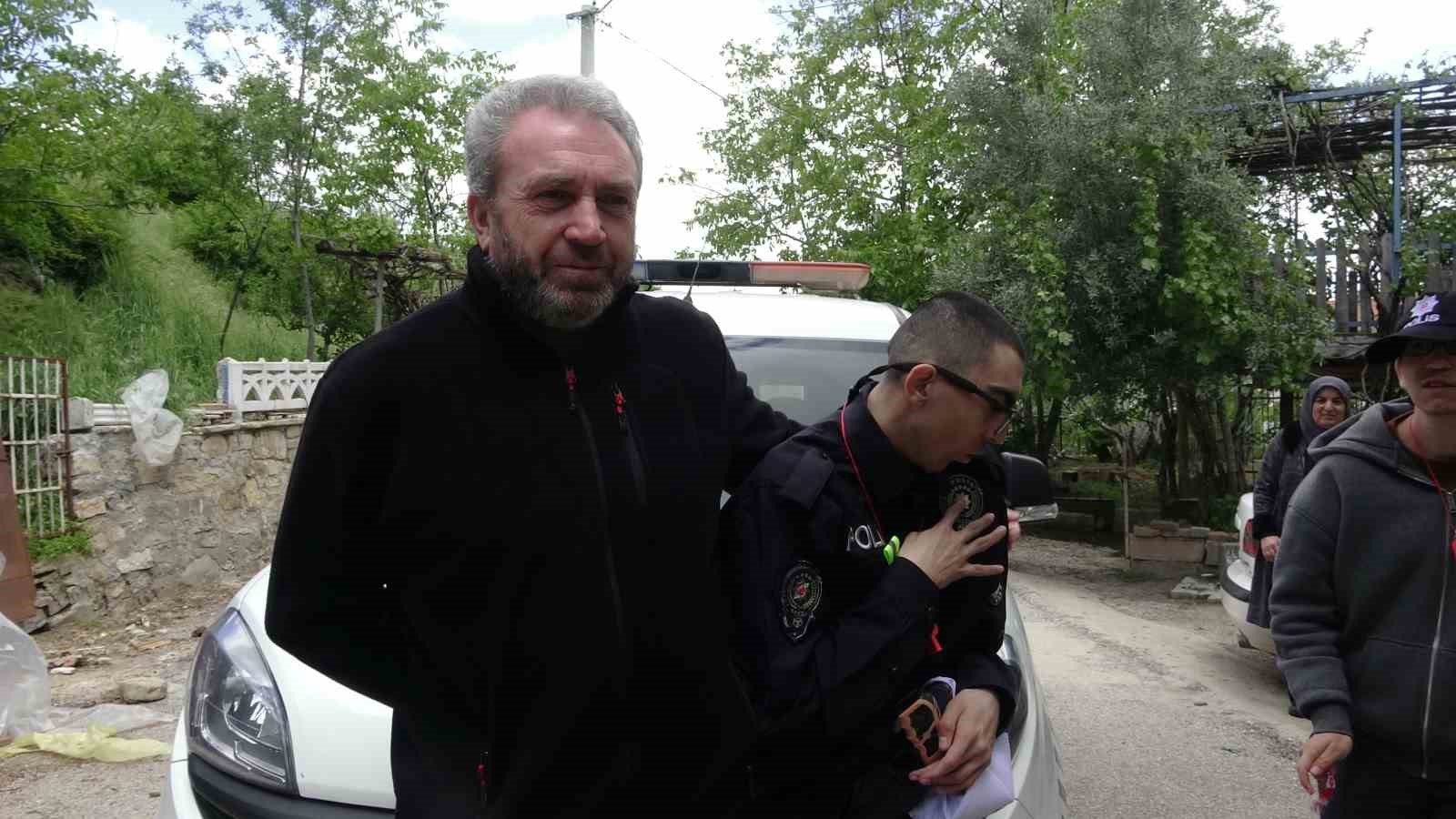 15 yildir evinde polis uniformasiyla gezen mertin polis olma hayali gercek oldu 3 wqBRrNeb