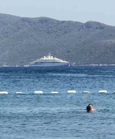 150-milyon-dolarlik-yuzen-saray-bodrumda-4dDDJVdB.jpg