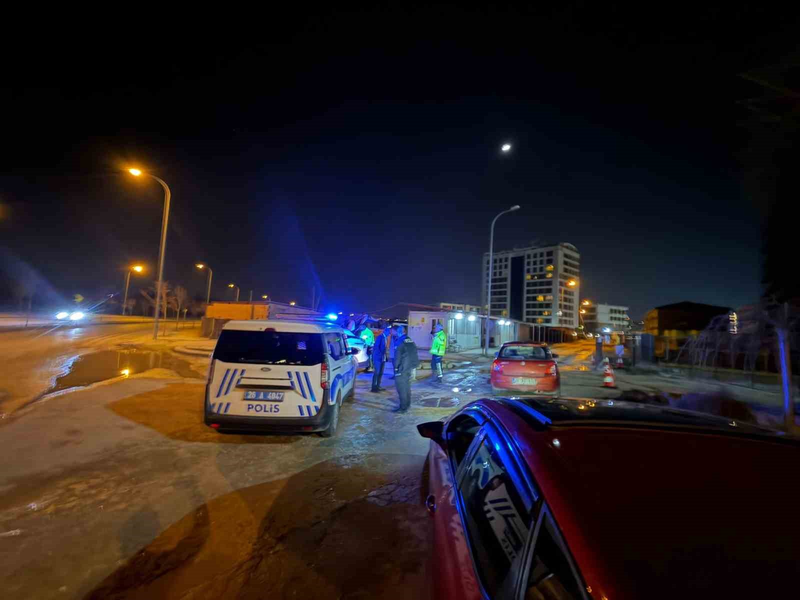 1.55 promil alkollü yakalanan ve 14 bin TL ceza kesilen sürücü, karakola köpeğiyle gitti 7 155 promil alkollu yakalanan ve 14 bin tl ceza kesilen surucu karakola kopegiyle gitti HRWVnOk2