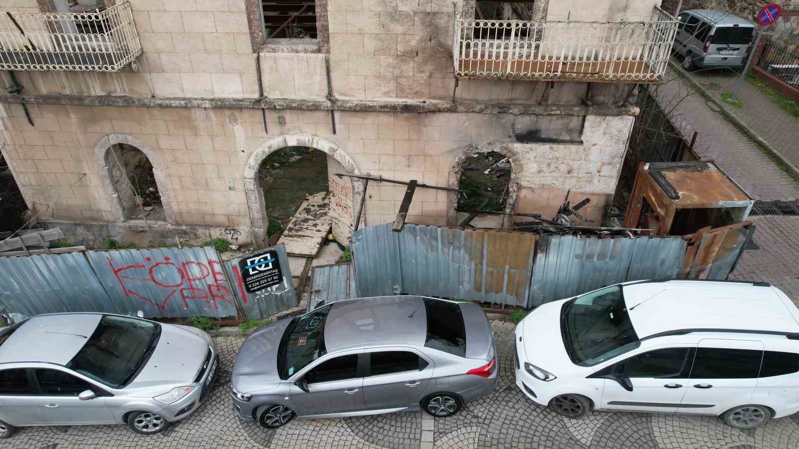 156 yillik tarihi bina yanginda zarar gordu 1 YRqEKPfD