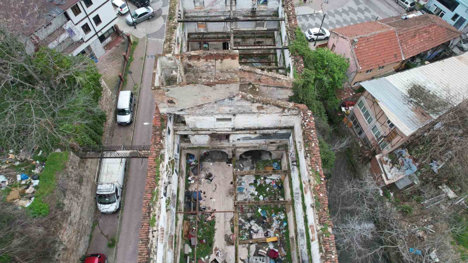 156 yillik tarihi bina yanginda zarar gordu 2 eKklEeLQ