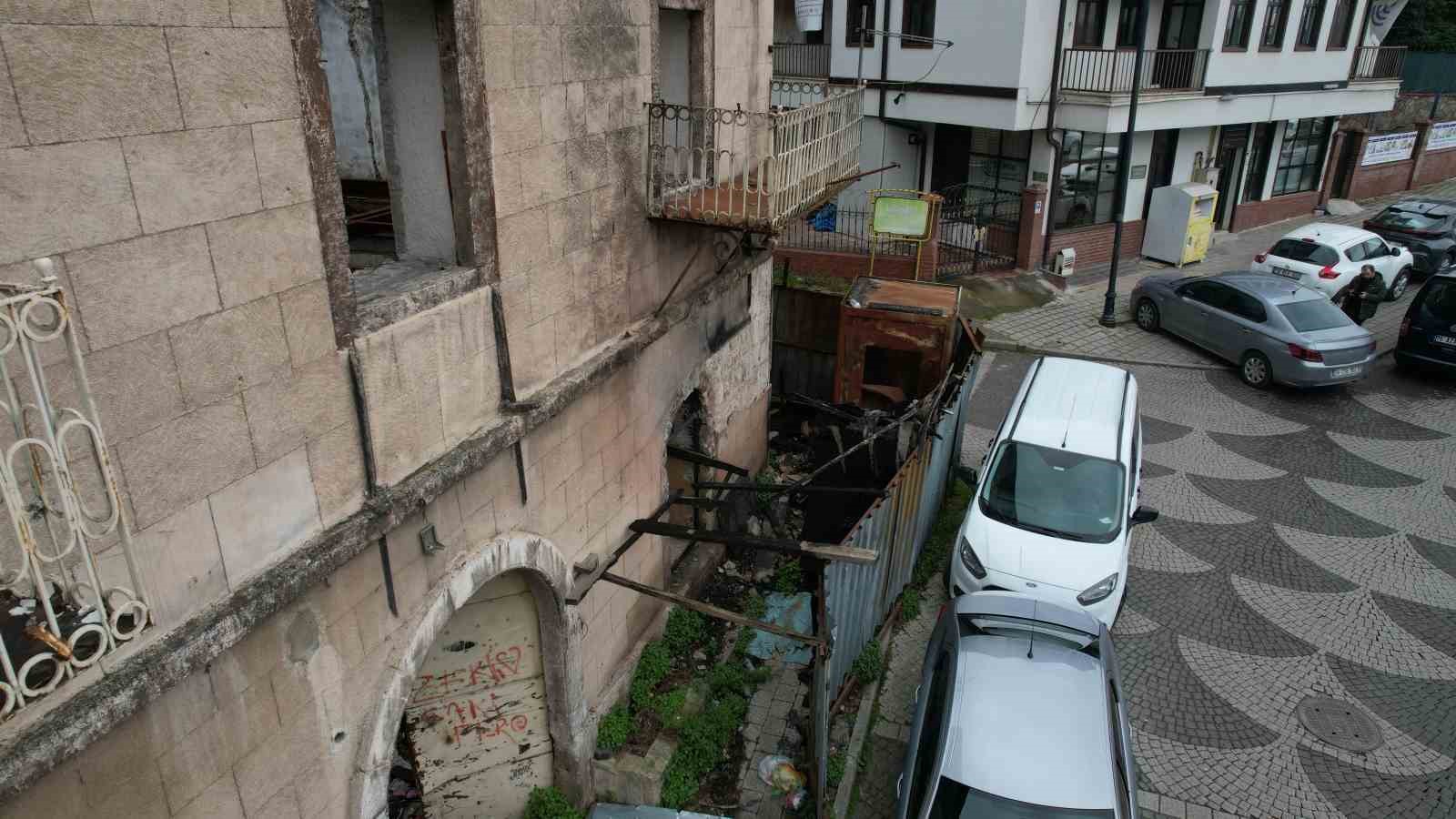 156 yillik tarihi bina yanginda zarar gordu 4 QItfwKS5