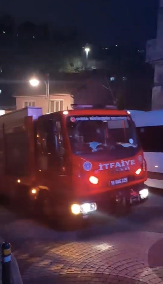 156 yillik tarihi bina yanginda zarar gordu 9 C9K2dg3A