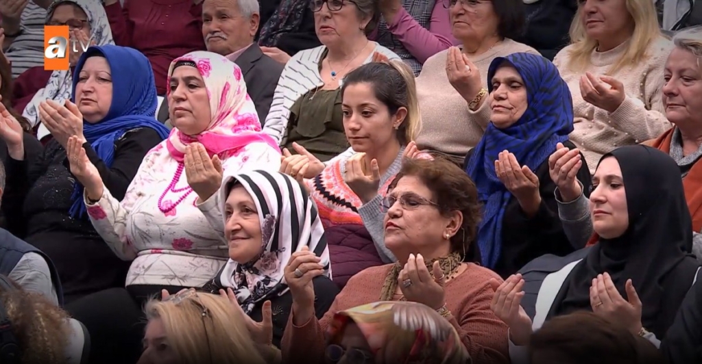 Ramazan’a Özel İftar Ve Sahur Programları 2026’da Ekranları Sarıyor! Hangi Kanalda Hangi Dini Yayın Var? 7 Ramazan’a özel iftar ve sahur programları neden bu kadar izleniyor?