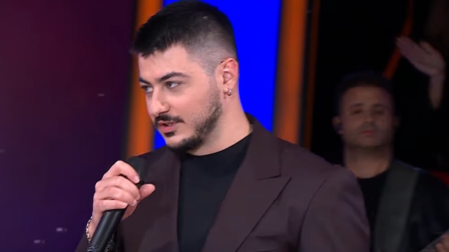 Semicenk’in yüzündeki değişim makyaj mı estetik mi?