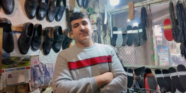 16-yasinda-dukkani-devraldi-3-bucuk-metrekarede-dede-meslegini-surduruyor-bPkvnGVn.jpg