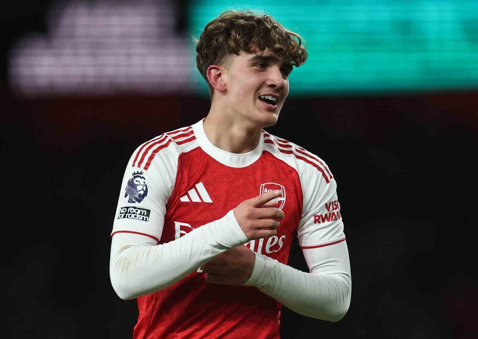 16 yasindaki max dowman tarihe gecti arsenal puan farki 9a yukseltti 0 ZDQrtt4i