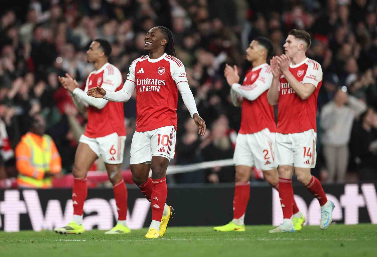 16 yasindaki max dowman tarihe gecti arsenal puan farki 9a yukseltti 3 1pST8PsZ