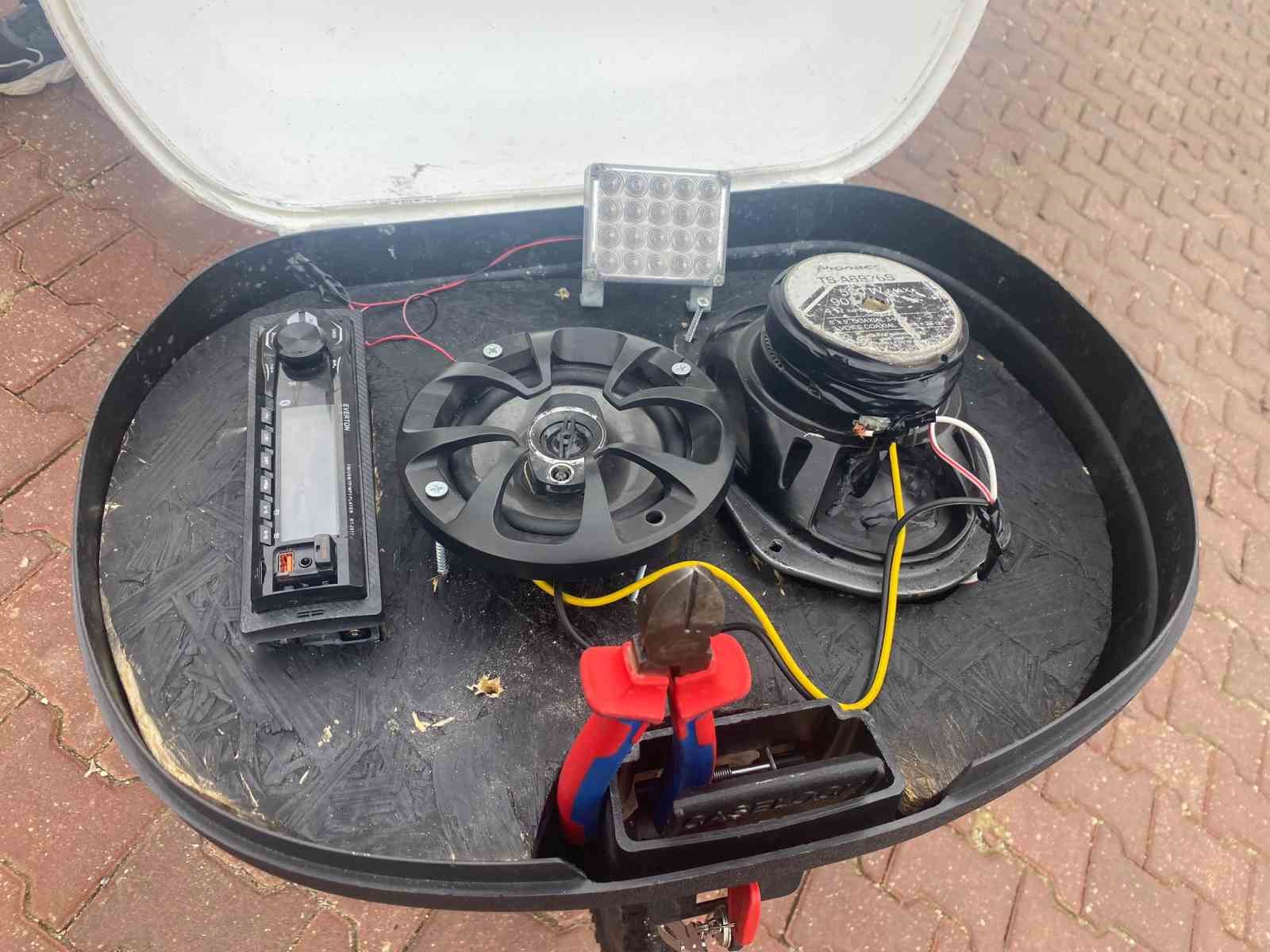 16 yasindaki ozel cocuk bayram efe muzik sevgisini bisikletine tasidi 1 5gcbZSbU