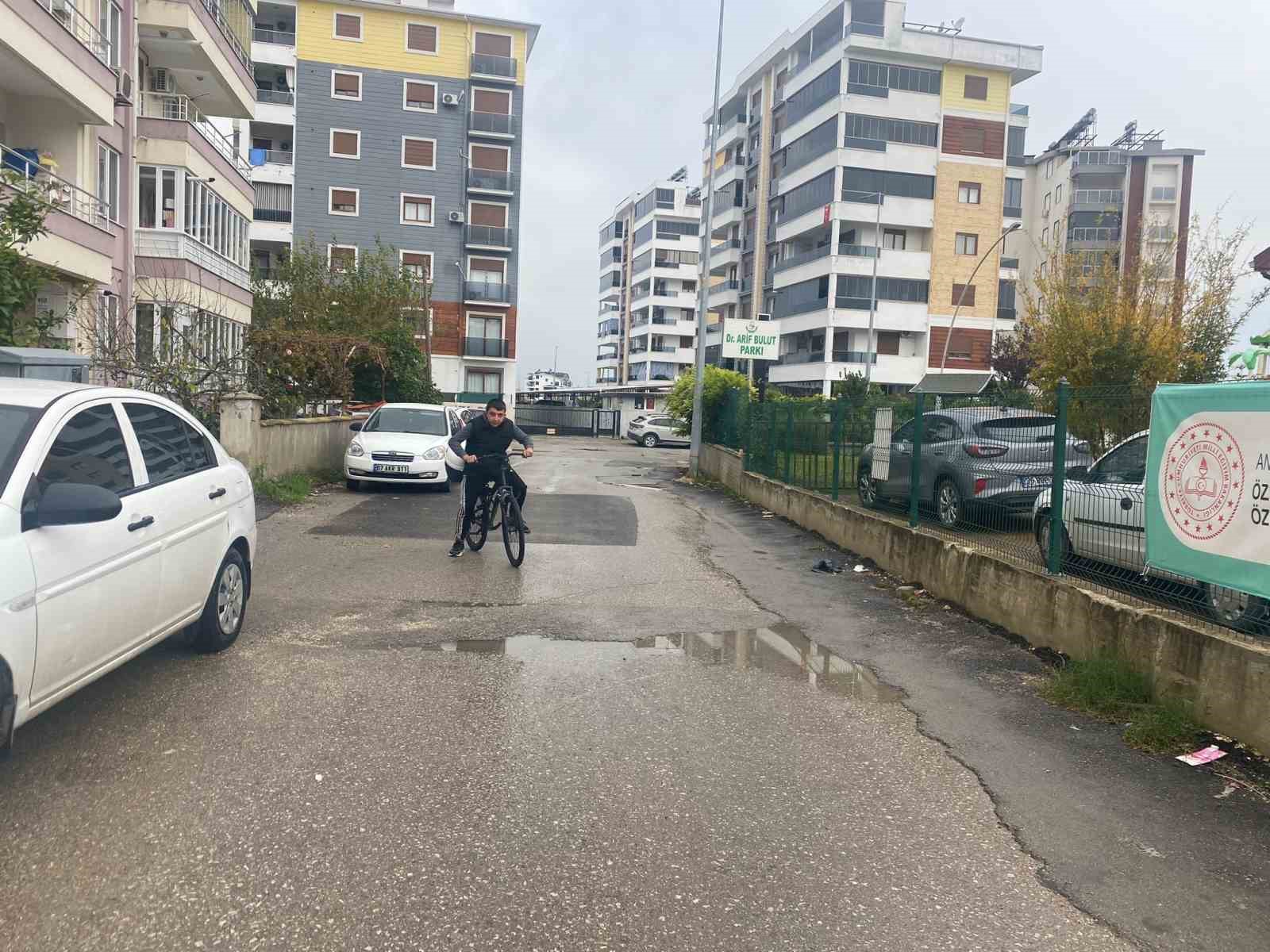16 yasindaki ozel cocuk bayram efe muzik sevgisini bisikletine tasidi 3 WlKd6AFw