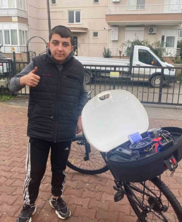 16-yasindaki-ozel-cocuk-bayram-efe-muzik-sevgisini-bisikletine-tasidi-NHAjxxXq.jpg